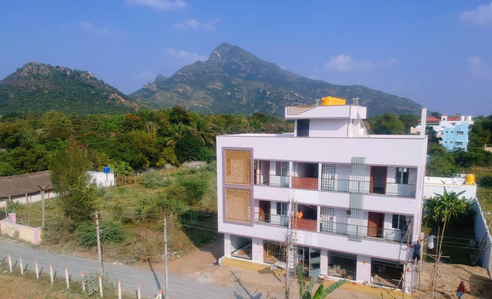 Om Lingeswaran Home Stay Тируваннамалай Экстерьер фото