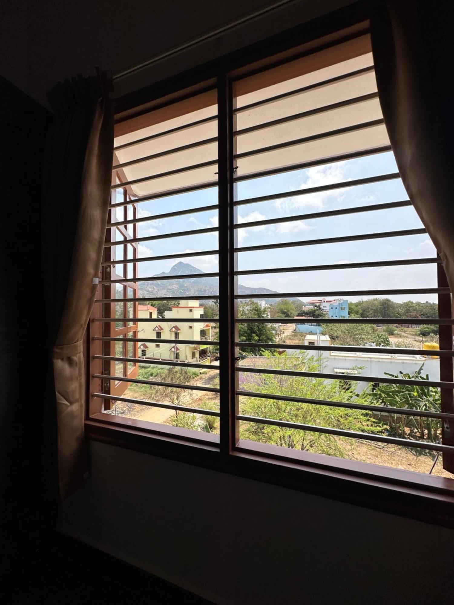 Om Lingeswaran Home Stay Тируваннамалай Экстерьер фото