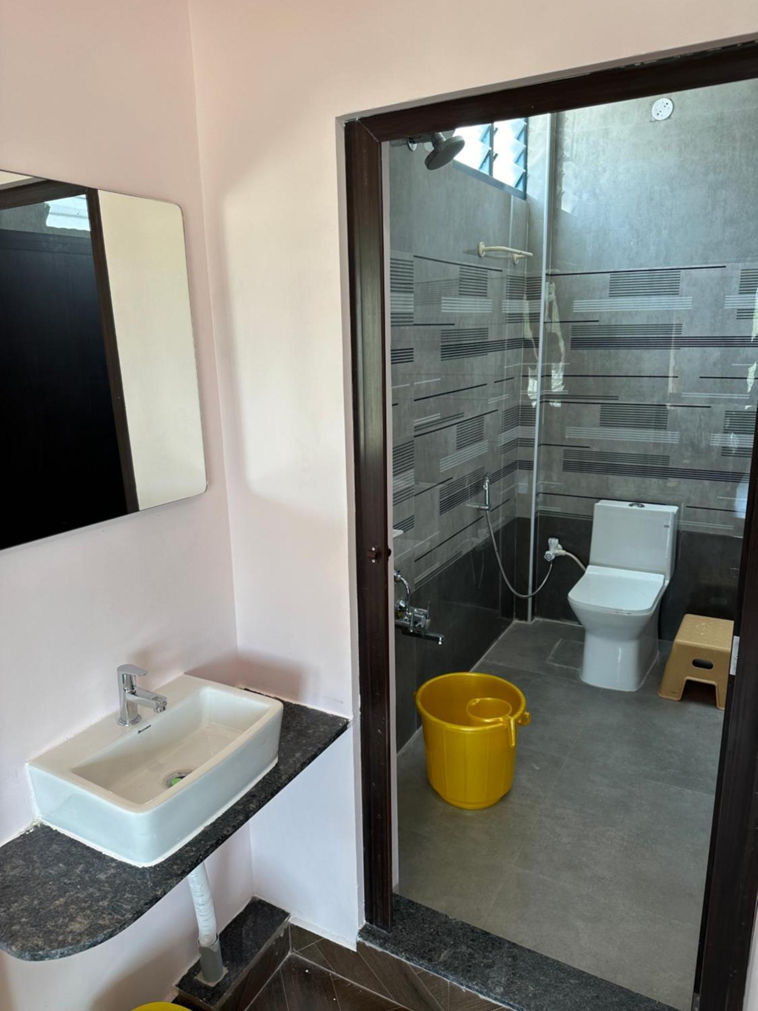 Om Lingeswaran Home Stay Тируваннамалай Экстерьер фото