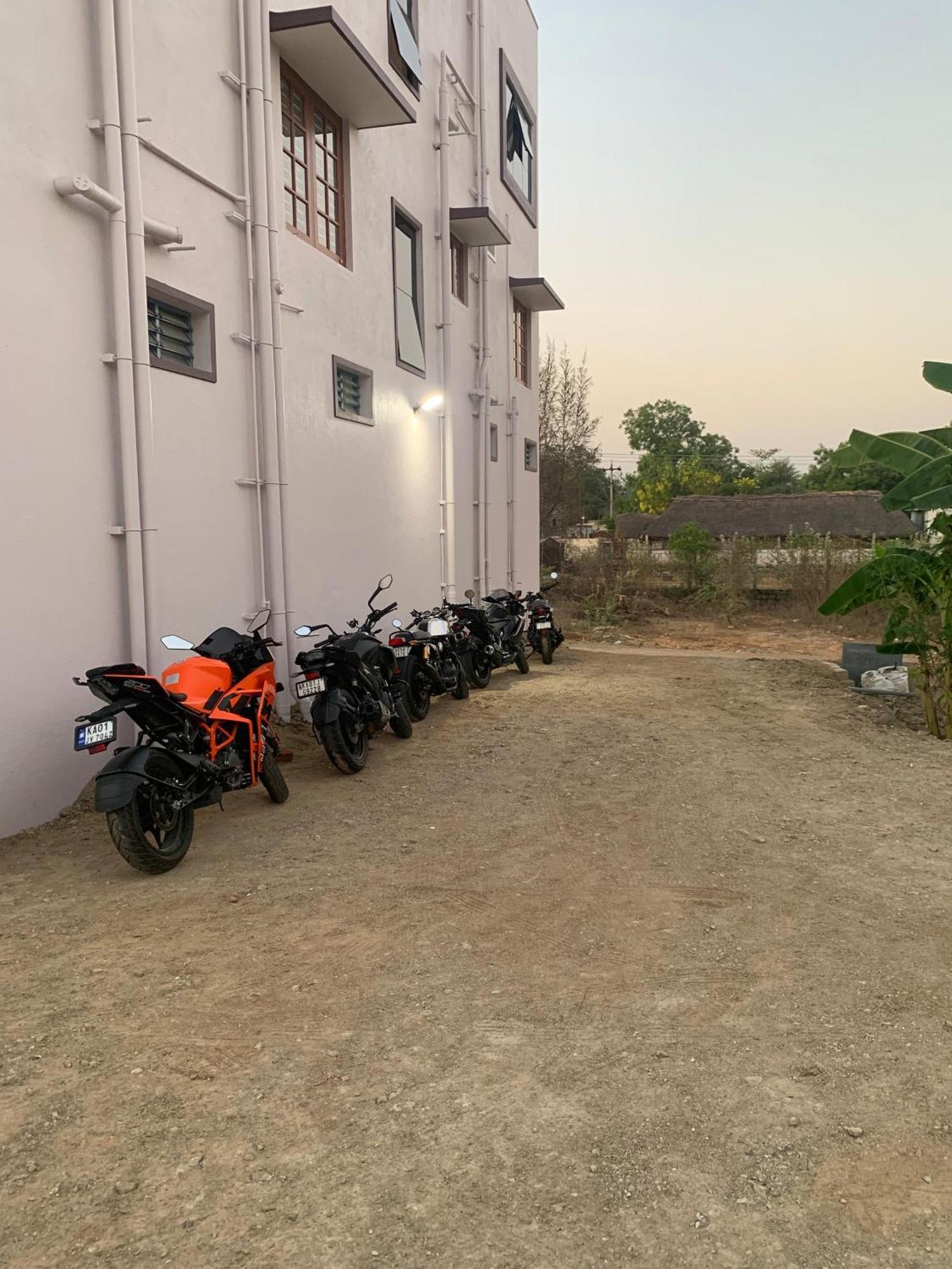 Om Lingeswaran Home Stay Тируваннамалай Экстерьер фото