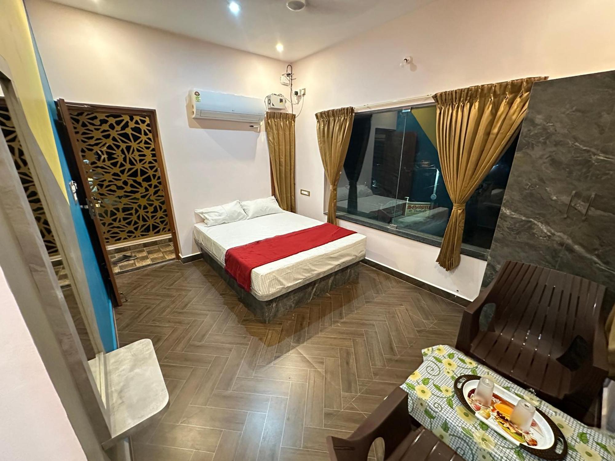 Om Lingeswaran Home Stay Тируваннамалай Экстерьер фото