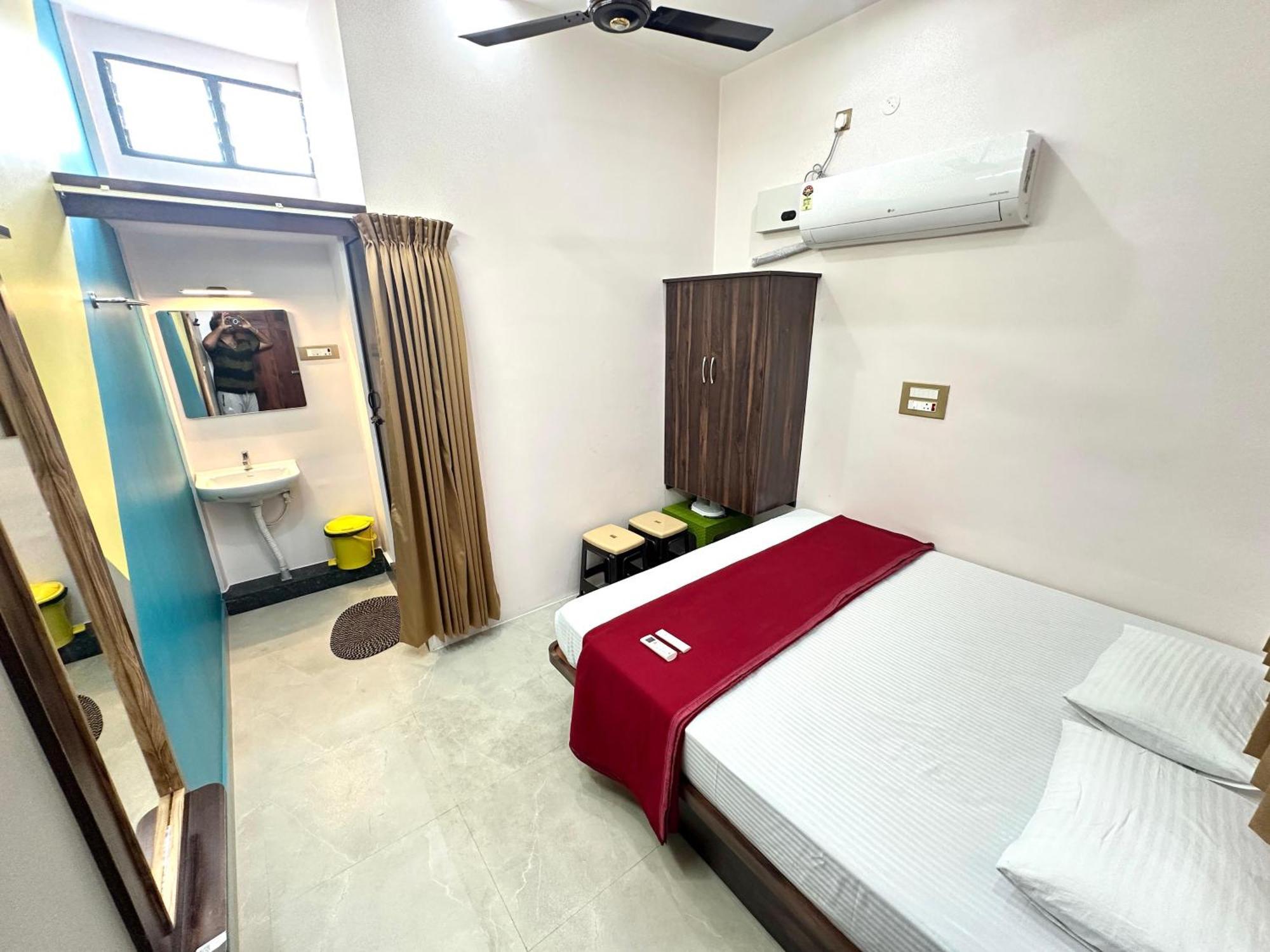 Om Lingeswaran Home Stay Тируваннамалай Экстерьер фото